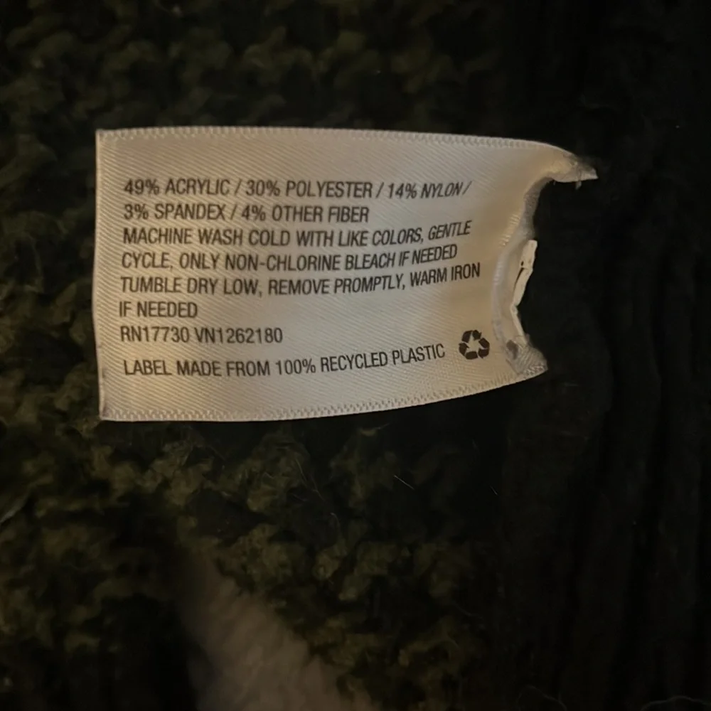 Thick Universal Thread Cardigan - Picture 4 of 5